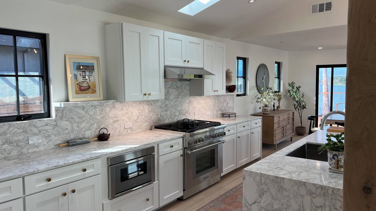 Novato House | Spacious 4-bedroom, 3- bath waterfront glass house!
