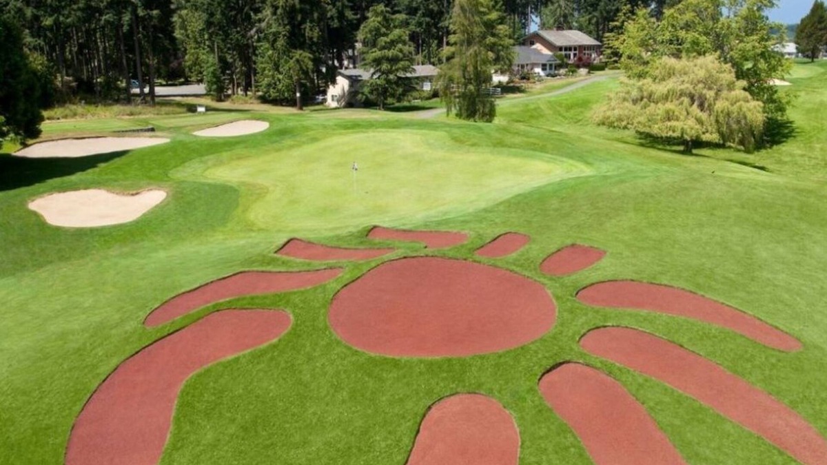 Sequim House | Spacious 4-bedroom 3-full bathroom on Cedars at Dungeness golf course.