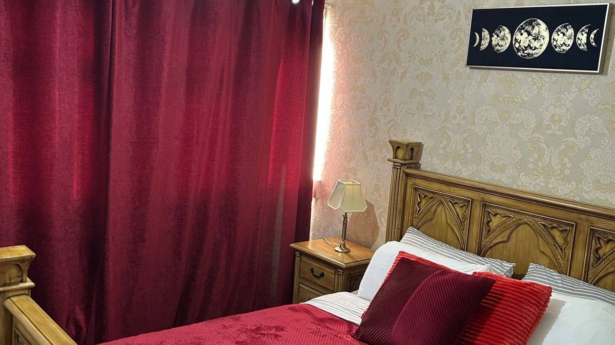 Smethwick Apartment | Spacious 4 Bedroom apartment Near Birmingham Centre-Great Location Free parking