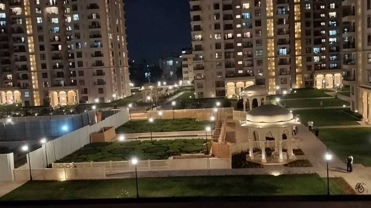Agara Apartment | Spacious 4-bedroom apartment in brilliant Bengaluru with AC, fitness room