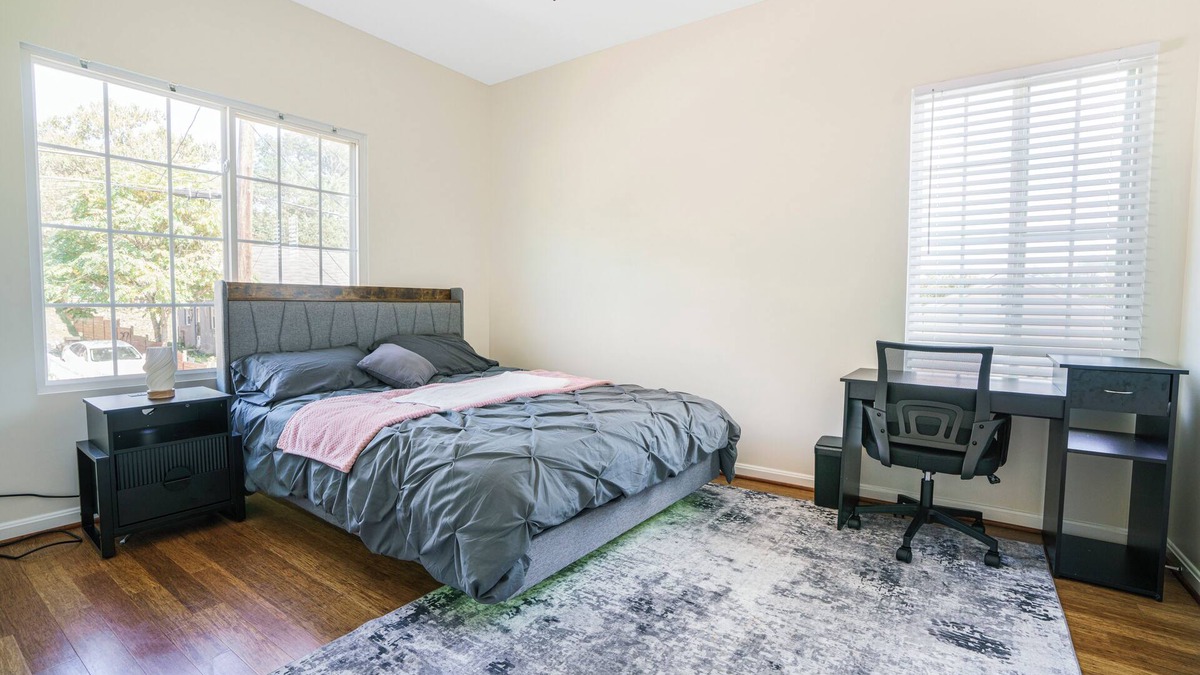 Waverly Hills House | Spacious 4-Bedroom house in Prime Location – Perfect for Groups & Families