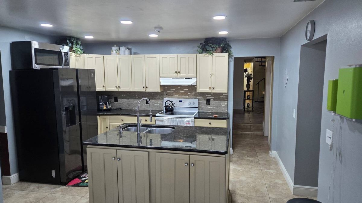 Kissimmee House | Spacious 4-bedroom house in lovely Kissimmee with AC, WiFi