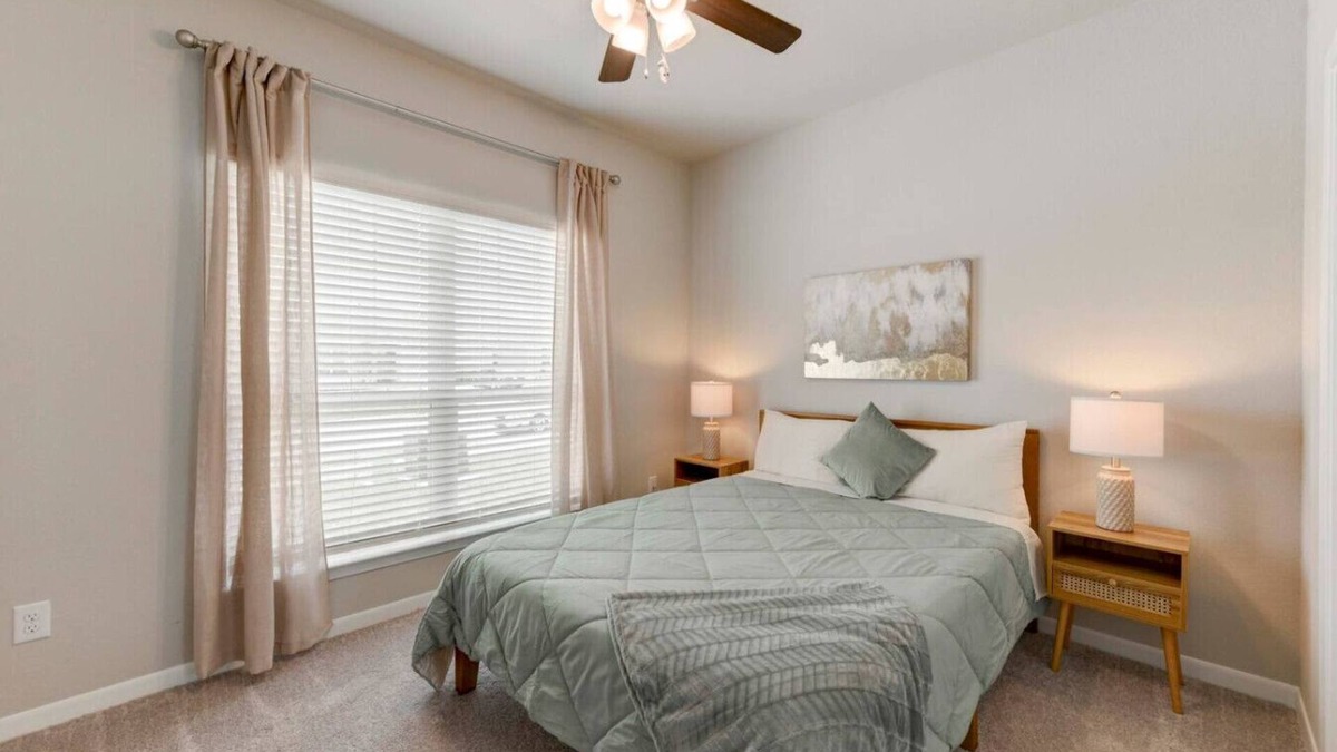 Troy House | Spacious 4 Bedroom Home In Troy