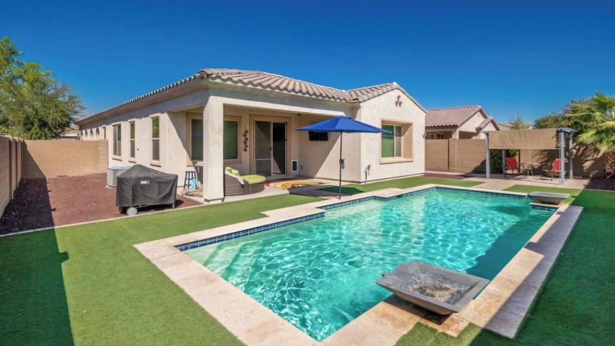 Buckeye House | Spacious 4-bedroom house with Pool, WiFi and AC in brilliant Buckeye