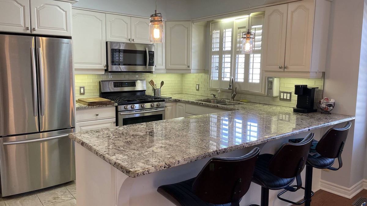 London House | Spacious 4 Bedroom House Closed to Masonville UH UWO