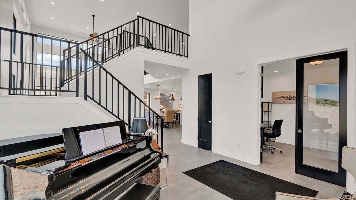 Lehi House | Spacious 4-bedroom house in delightful Lehi with WiFi, fitness room