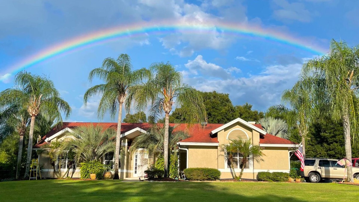 Plymouth House | Spacious 4-bedroom house in beautiful Apopka close to Disney and parks with WiFi