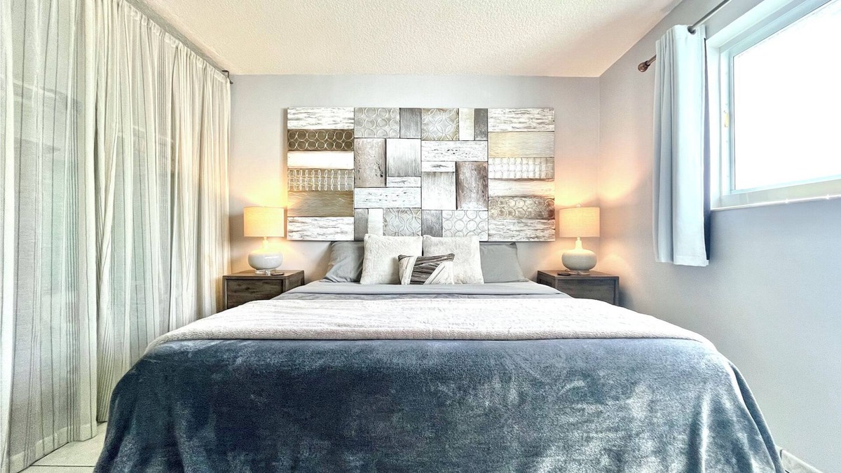 Northeast Miami House | Spacious 4-bedroom house with WiFi and AC in central Miami