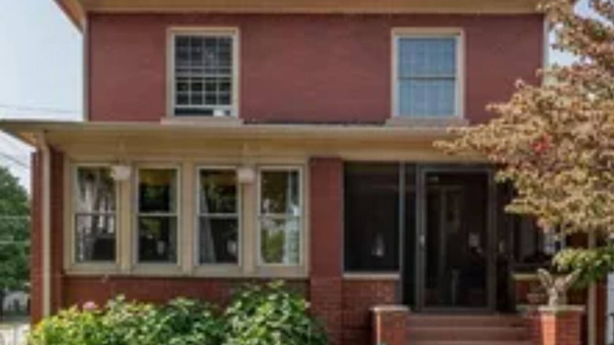 Monroe House | Spacious 4-bedroom house in serene Monroe with WiFi, fitness room, AC