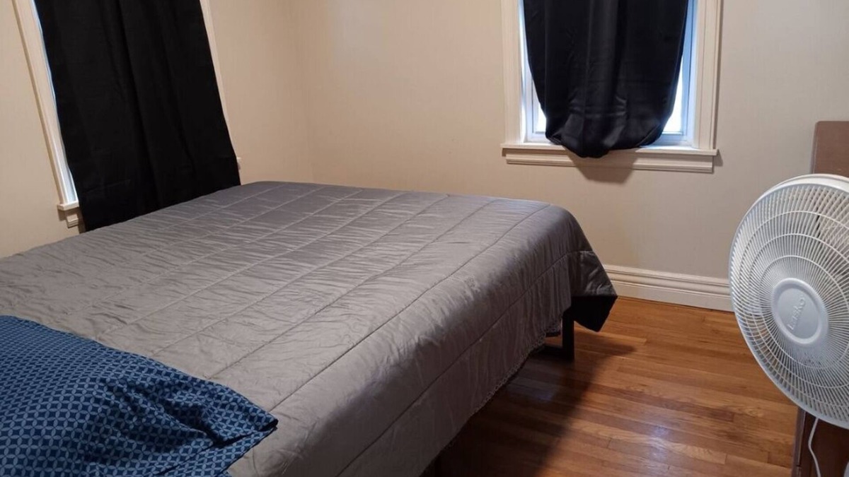 Omaha House | Spacious 4-bedroom house with AC, WiFi in fantastic Omaha