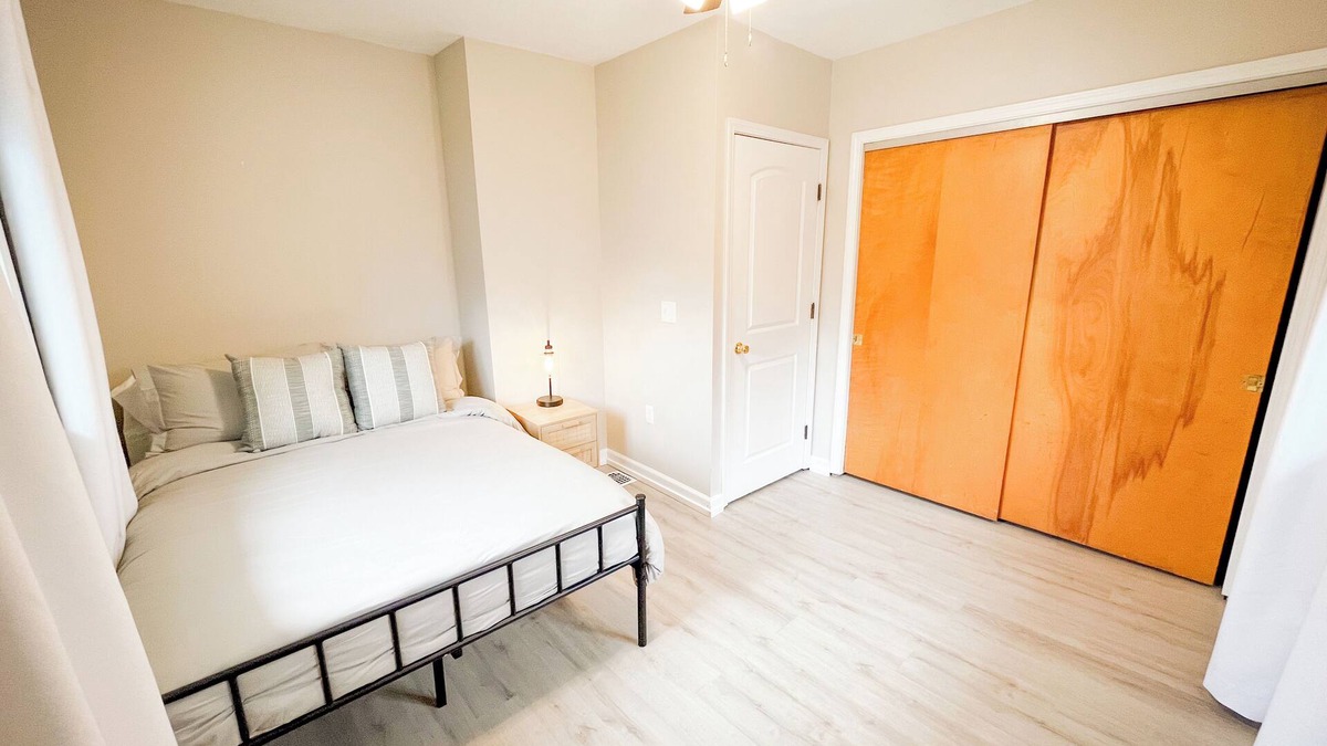 Dayton House | Spacious 4-bedroom Off-Campus House