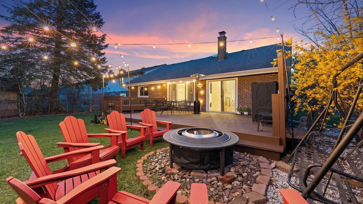 Des Plaines House | Spacious 4-bedroom house in amazing Des Plaines with WiFi, AC