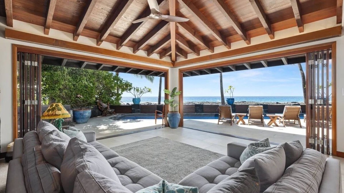 Kailua-Kona House | Spacious 4-bedroom house plus bunk room with WiFi and AC in charming Kailua-Kona