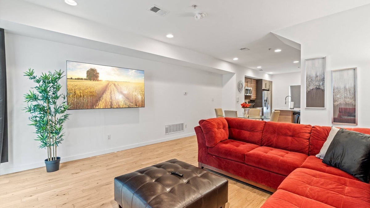 Olde Kensington House | Spacious 4-bedroom house with HotTub&King Bed in phenomenal Philadelphia