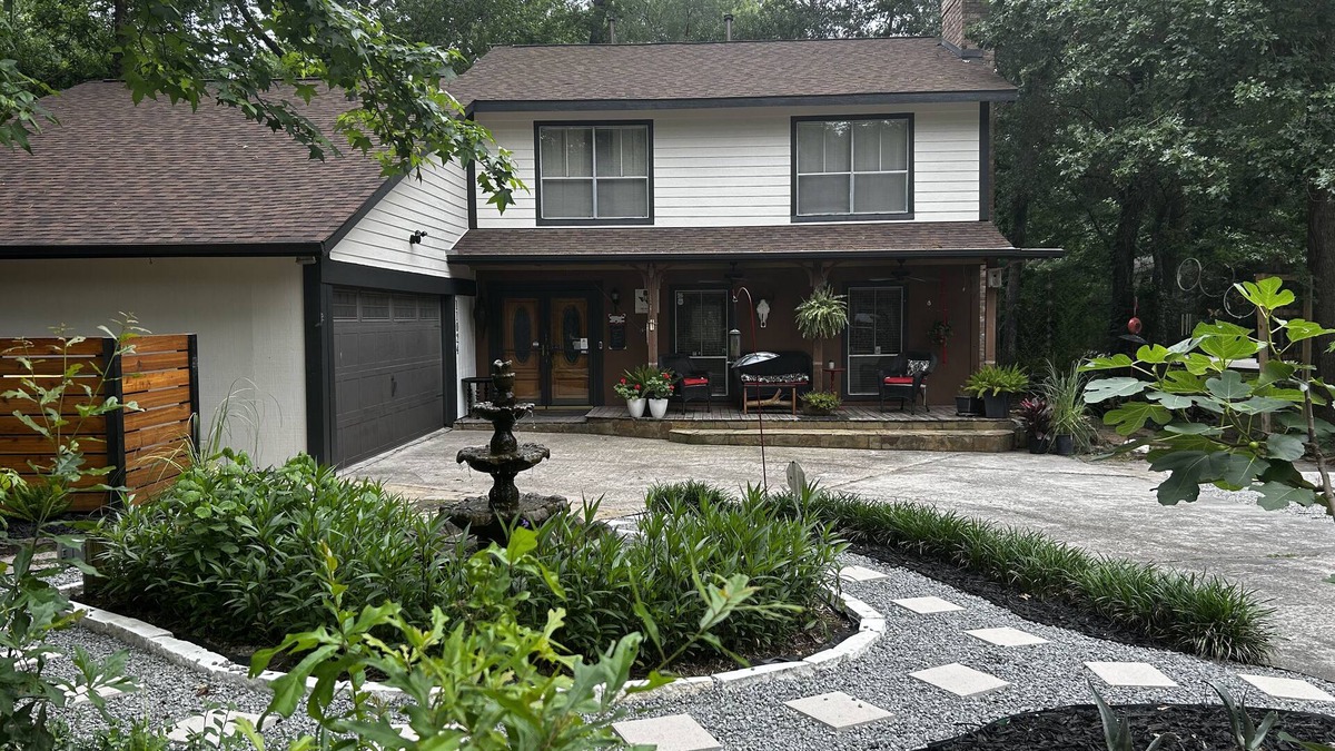 Grogan's Mill House | Spacious 4-bedroom vacation home near The Woodlands Golf Resort & Town Center.