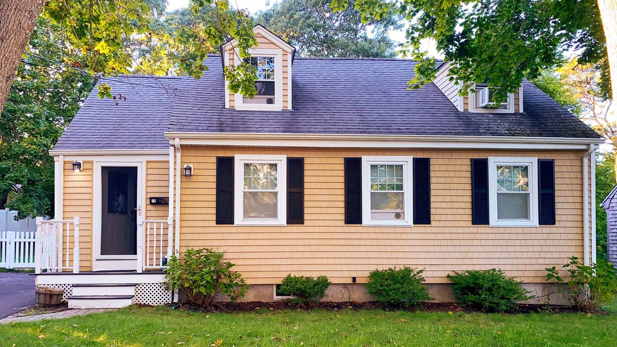 Buzzards Bay House | Spacious 4 BR Retreat near Water Wizz, Pond & Beaches - Perfect Family Getaway!