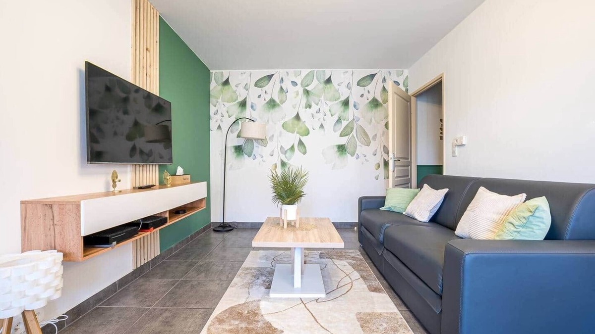 Woippy Apartment | Spacious - 4 pers' - Balcony - 2 beds - Parking