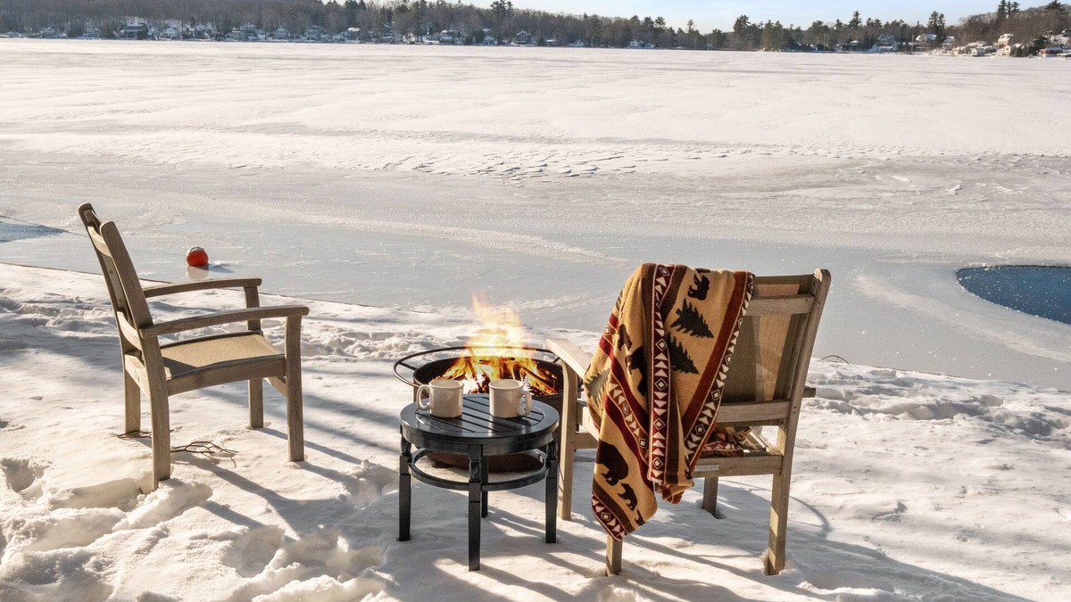 New Durham House | Spacious, 4 Season Lakefront Home on Merrymeeting Lake!