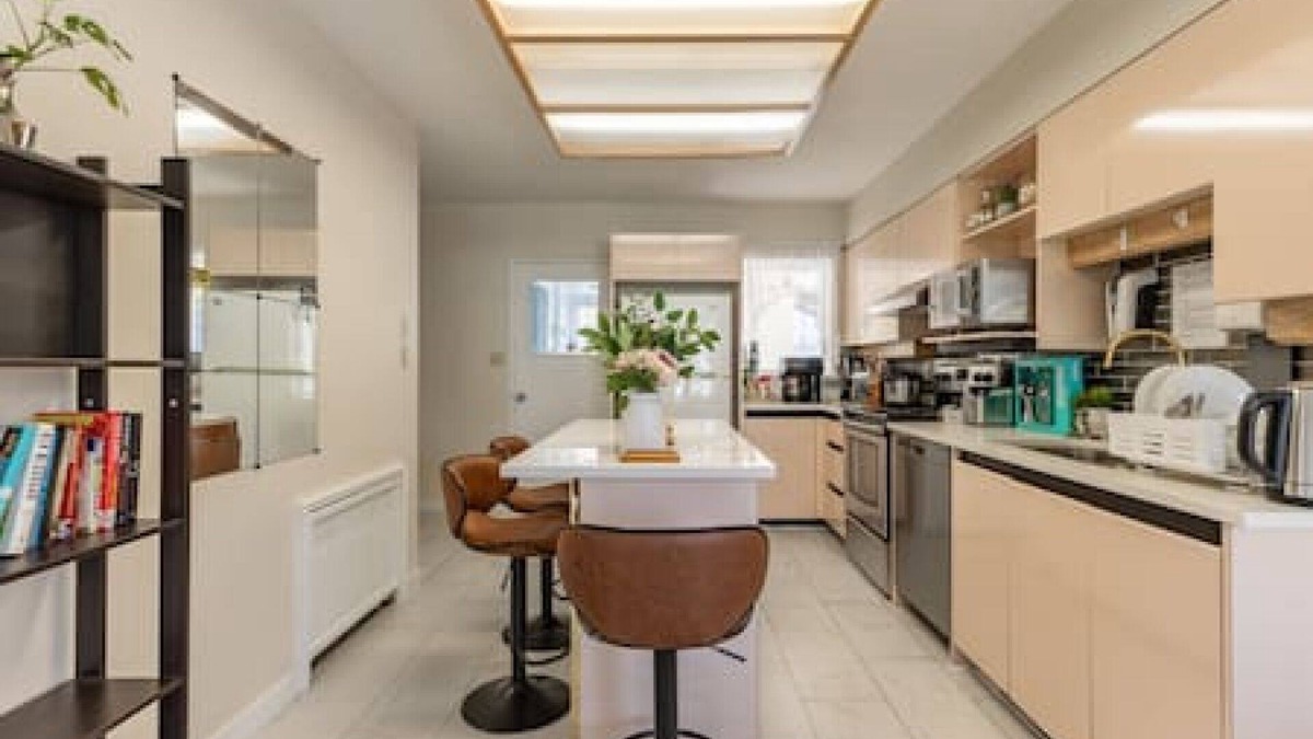 Shaughnessy House | Spacious 4BD Family Home!