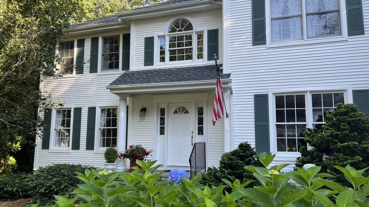 West Mystic House | Spacious 4BD family home in Mystic - walk to downtown shops and restaurants
