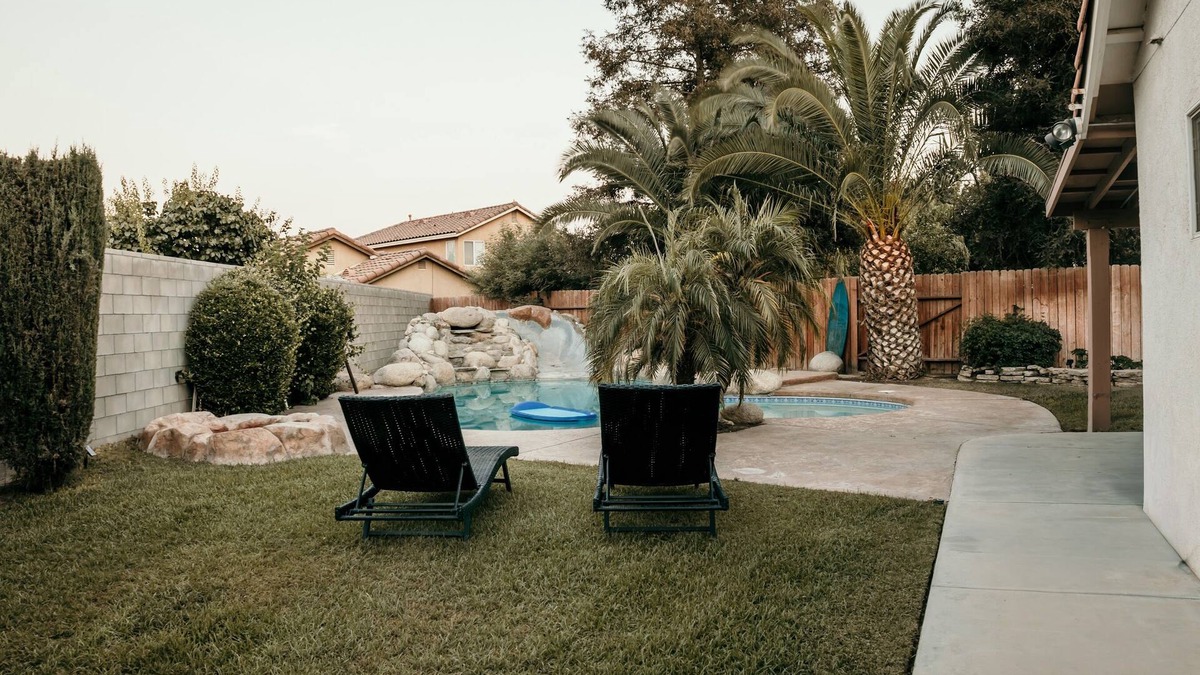 Pumpkin Center House | Spacious 4BDRM with a Stunning Pool+Game Room and Firepit