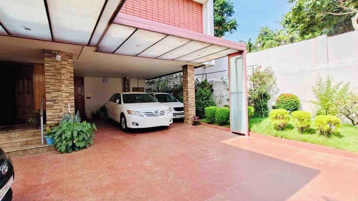 Statue Apartment | Spacious 4BHK AC Apartment, BedroomHallDiningKitchen, in the Heart of Trivandrum