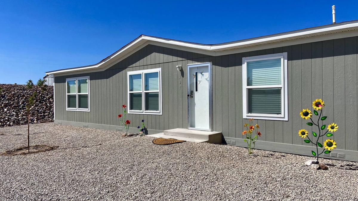 Elephant Butte House | Spacious 4BR, 2BA Close to Elephant Butte Lake, and the Golf Course!