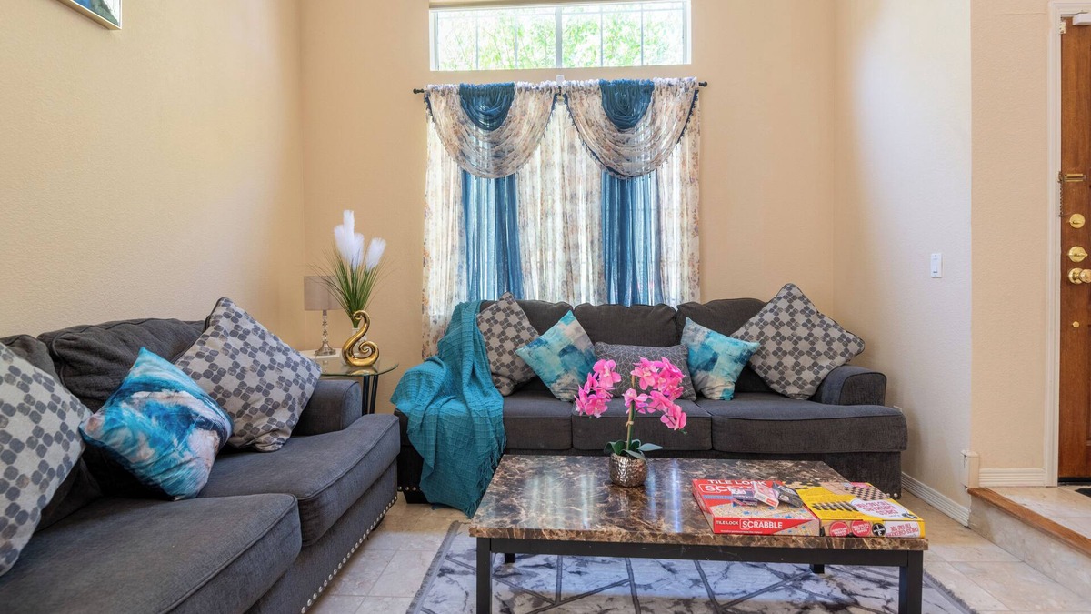 Antioch House | Spacious 4BR/3BA Retreat w/Jacuzzi, Backyard Oasis