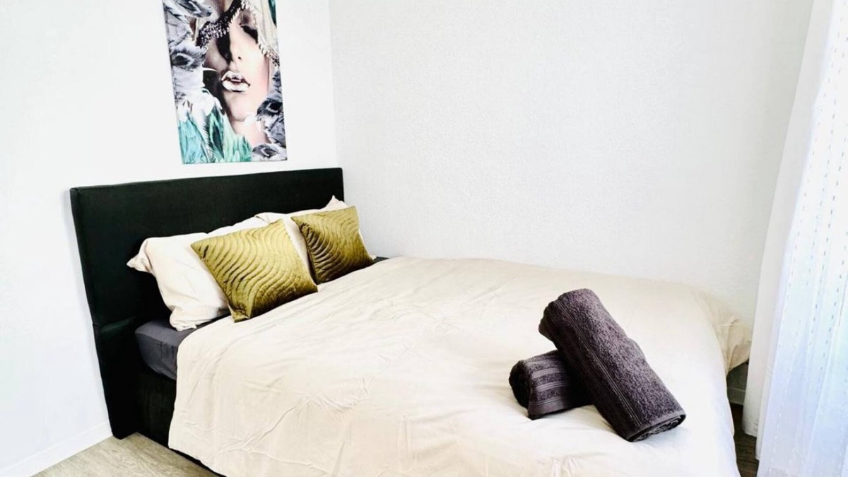 Grinzing Apartment | Spacious 4BR Apt for up to 12P; 10Min to FAC Platz