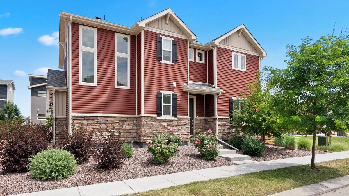 Commerce City House | Spacious 4BR Exec Home - Near DIA & Medical Center