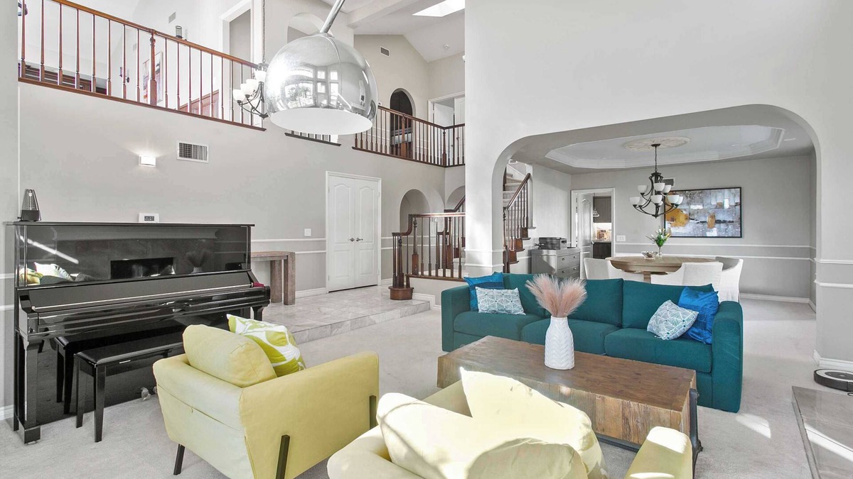 Yorba Linda House | Spacious 4BR Home with Pool Access Modern Amenities in Yorba Linda #42033