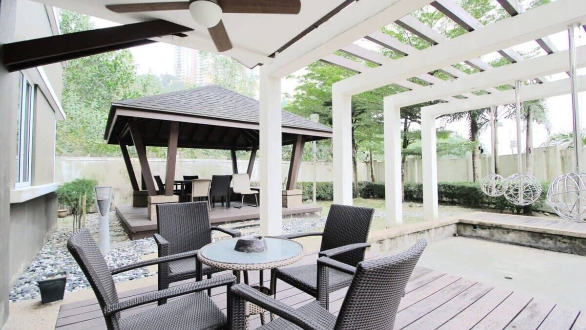 Cheras House | Spacious 4BR House, Gazebo