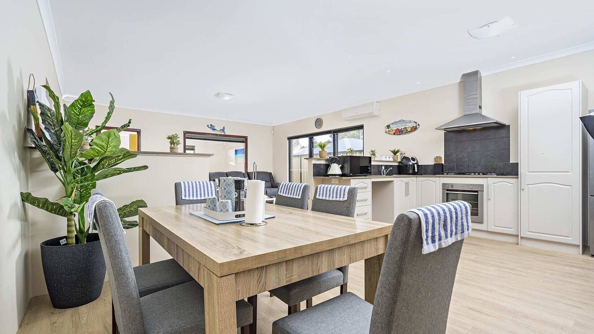 Beachlands House | Spacious 4BR House Right Near The Beach