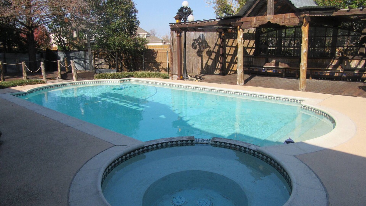 Rowlett House | Spacious 4BR Retreat with Pool and Spa