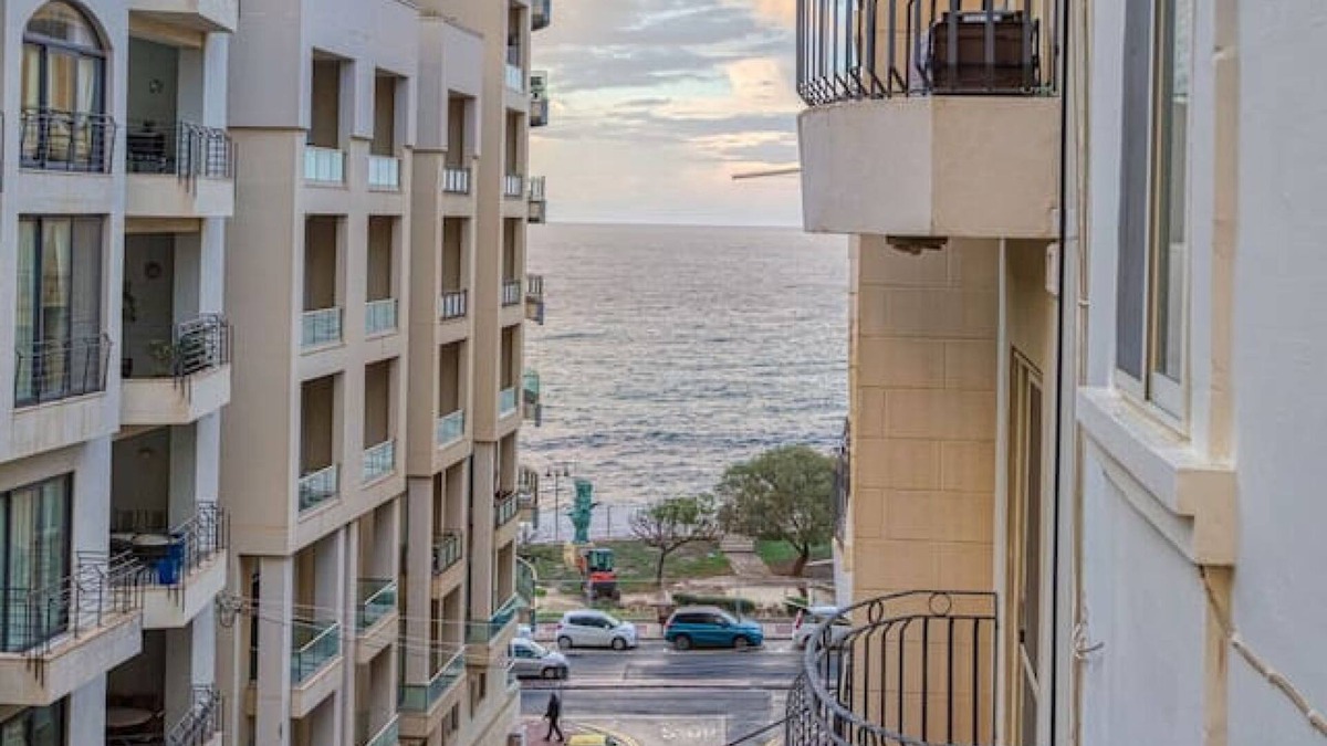 Sliema Apartment | Spacious 4BR Stay in Sliema’s Best Location!