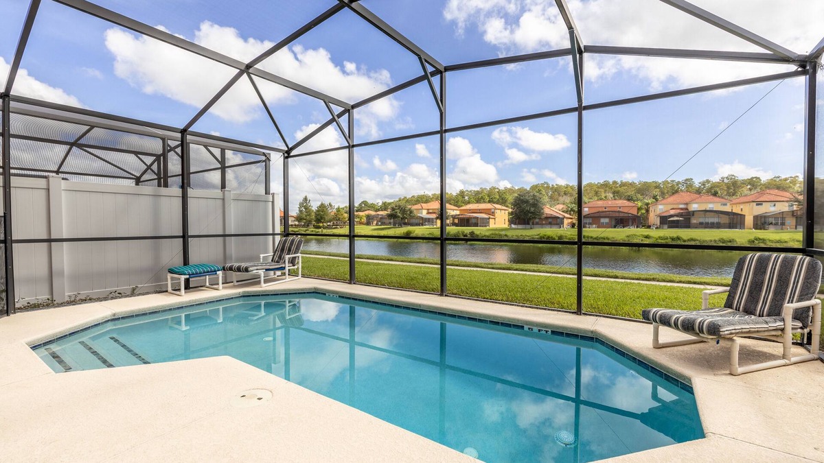 Seasons House | Spacious 4BR townhome in Kissimmee with lake views, perfect for families!