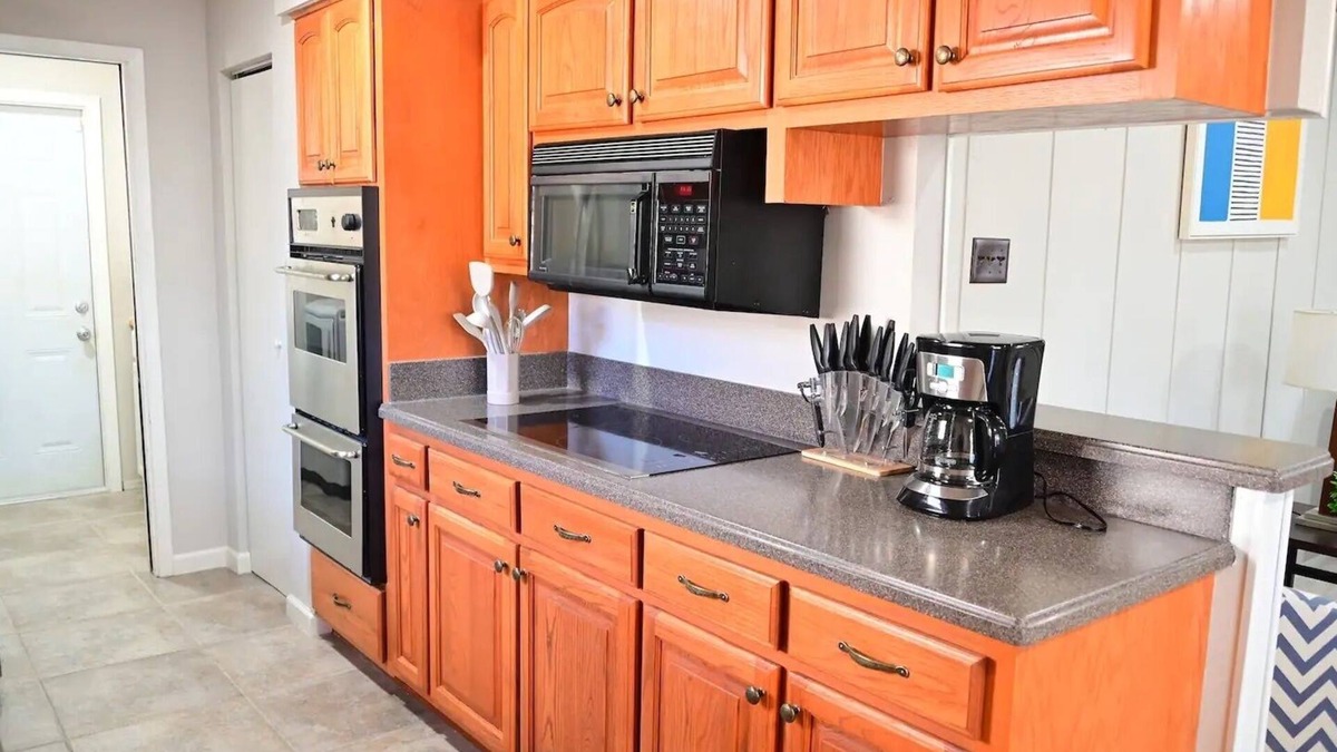 Universal City House | Spacious 4BR w/ Pool & Game Room Near Randolph AFB Extended Stay