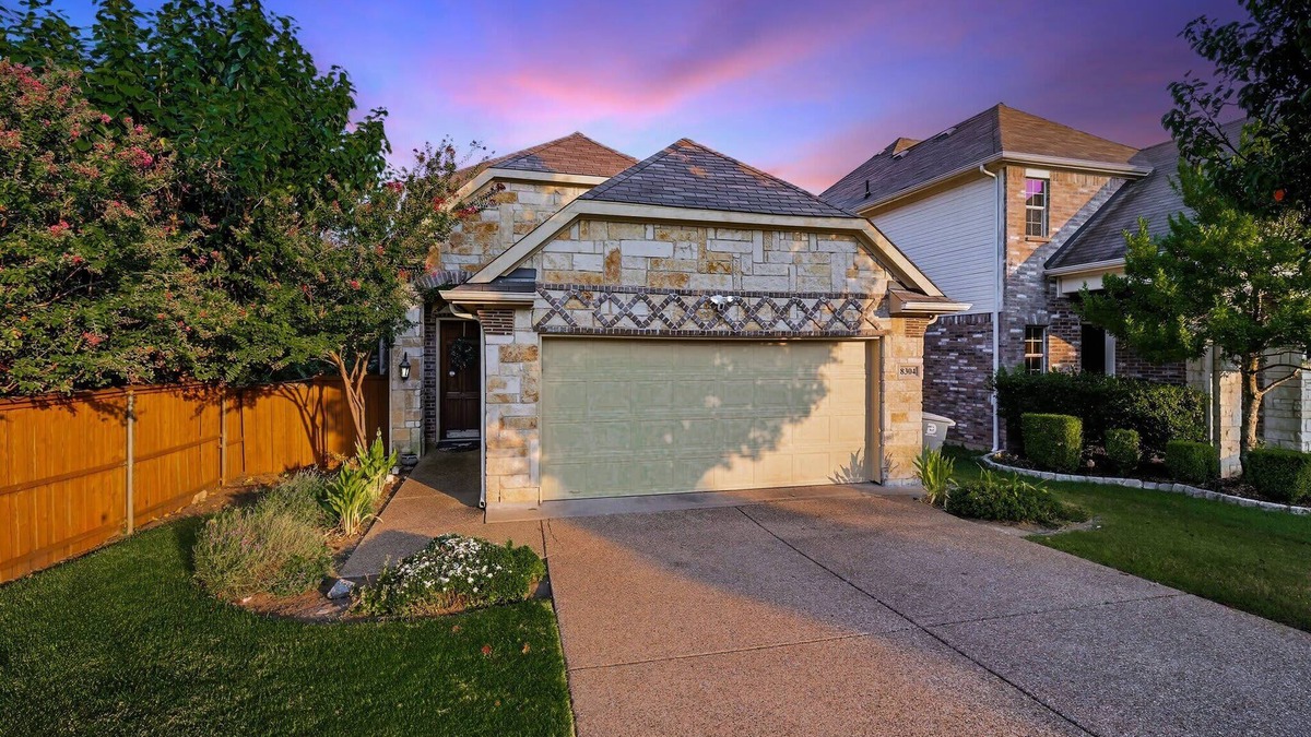 Dallas House | Spacious 5-BD/3-BA Forest View Getaway (Sleeps 13)