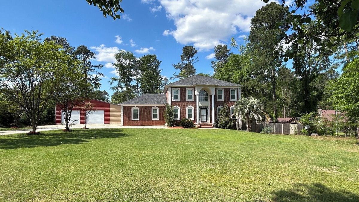 Evans House | Spacious 5-bdrm, 4bth with AC, WiFi, fenced yard, outdoor pool in charming Evans