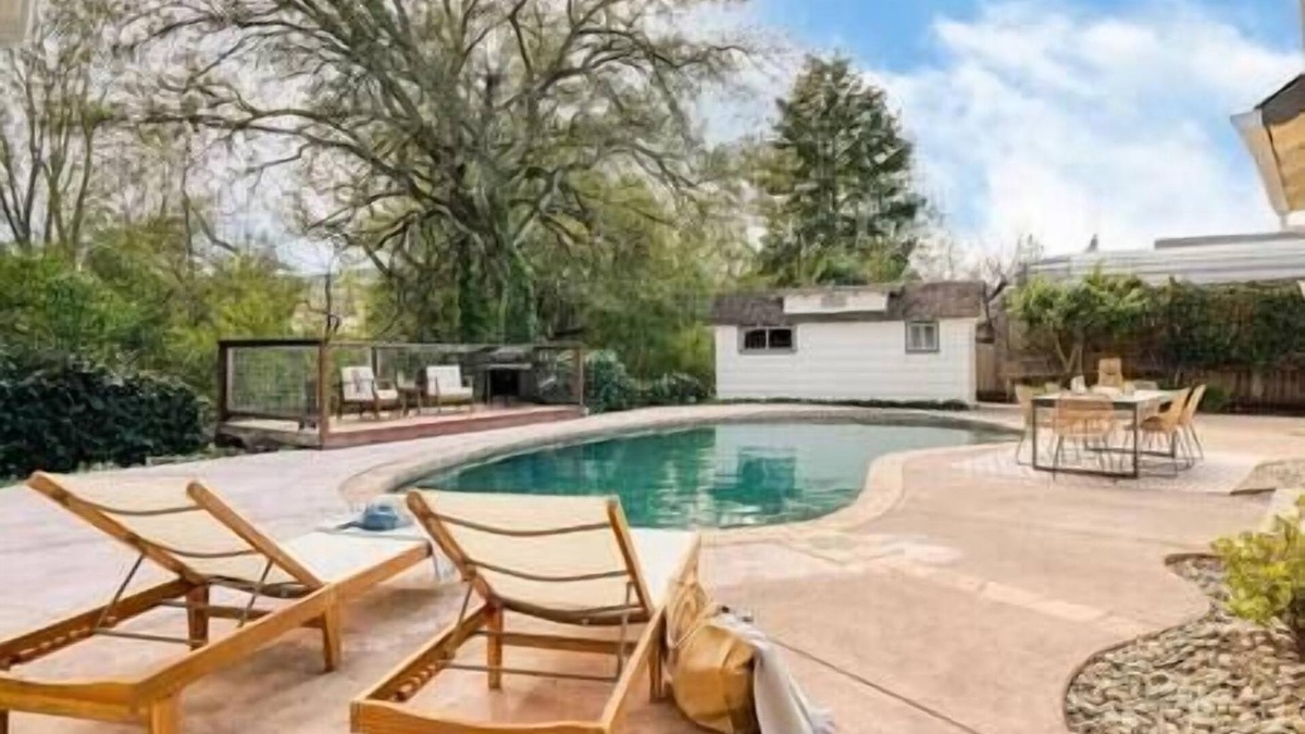 Bennett Valley House | Spacious 5 BDRM Group Getaway w/Pool & EV Charger