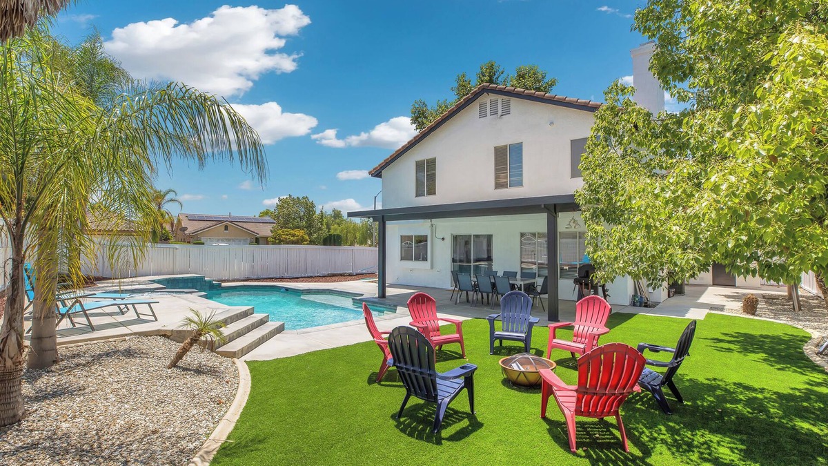 Riverside House | Spacious 5-Bed, 3-Bath Riverside Home with Pool & Jacuzzi