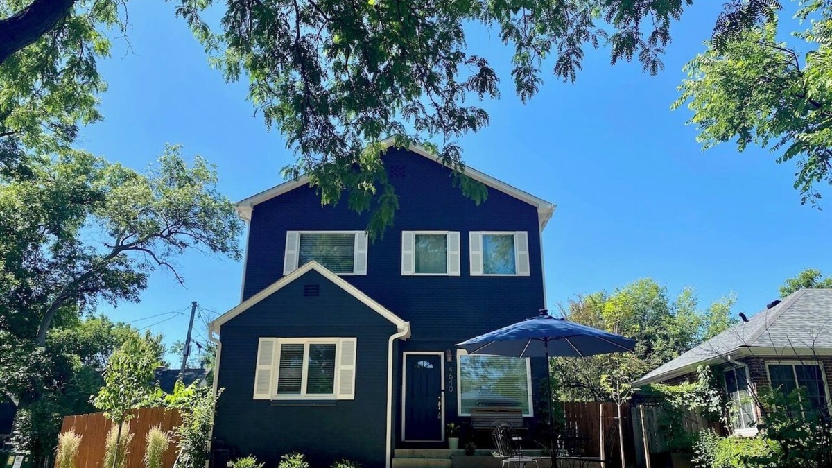 South Park Hill House | Spacious 5 bed/4 bath in Gorgeous Park Hill