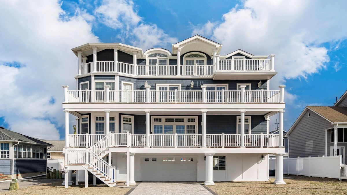 Ortley Beach House | Spacious 5-bedroom house in Ortely Beach with AC, WiFi. Enjoyable getaway