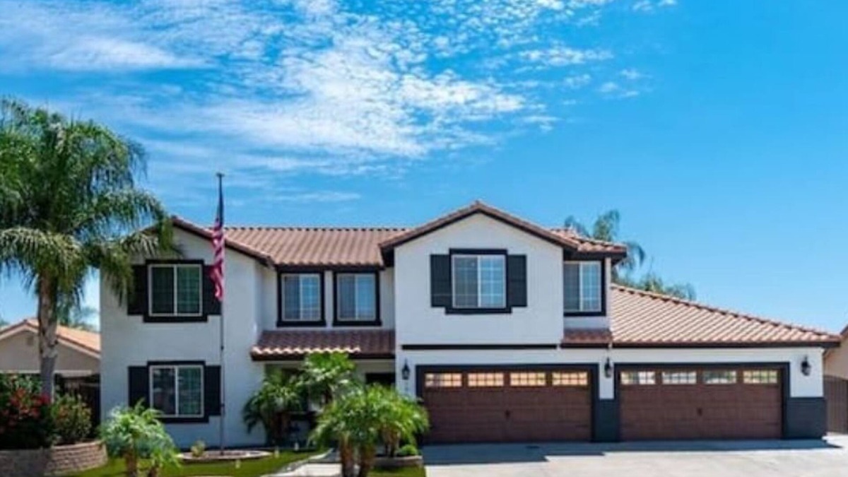 Lake Elsinore House | Spacious 5-bedroom home for your relaxation needs
