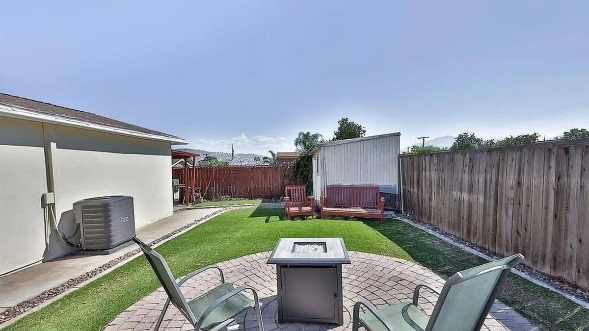 La Presa House | Spacious 5-bedroom house with WiFi and AC in fabulous Spring Valley