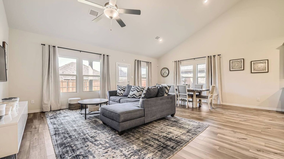 Haslet House | Spacious 5-bedroom house in Haslet, TX .just North of Fort Worth