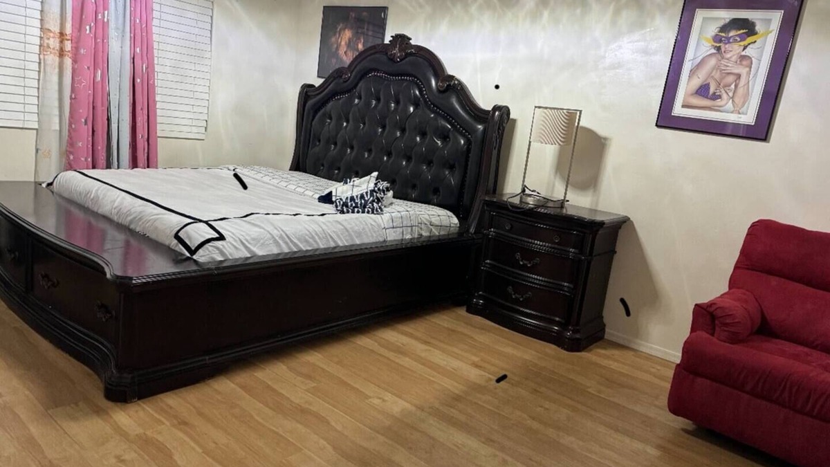 Casas Adobes House | Spacious 5-bedroom house -A place to call home with 5 tvs!