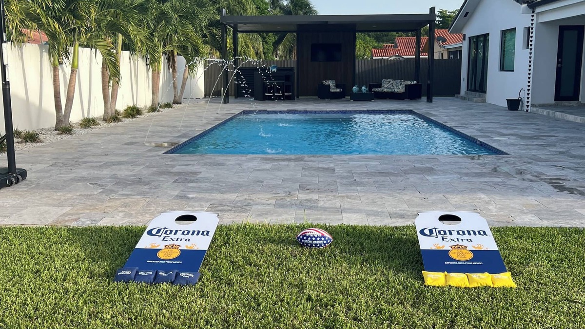 Sunset Villa | Spacious 5-bedroom Luxury villa with AC and fitness room in fabulous Miami
