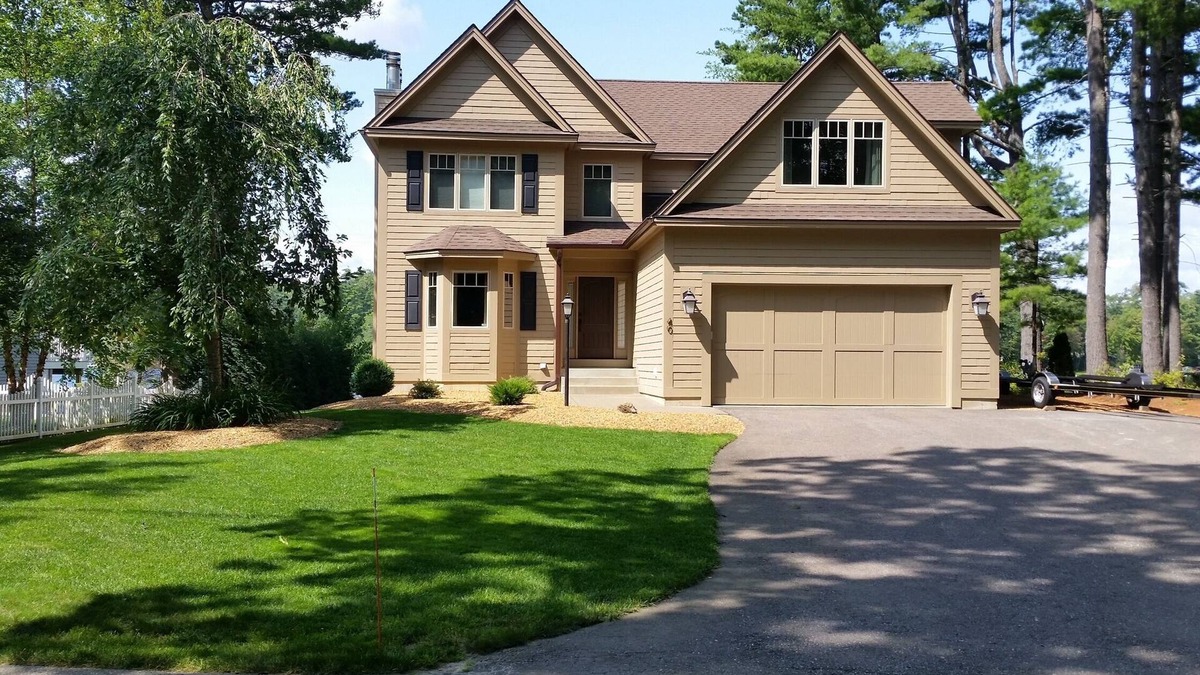 Lochmere House | Spacious 5-bedroom retreat on Lake Winnisquam