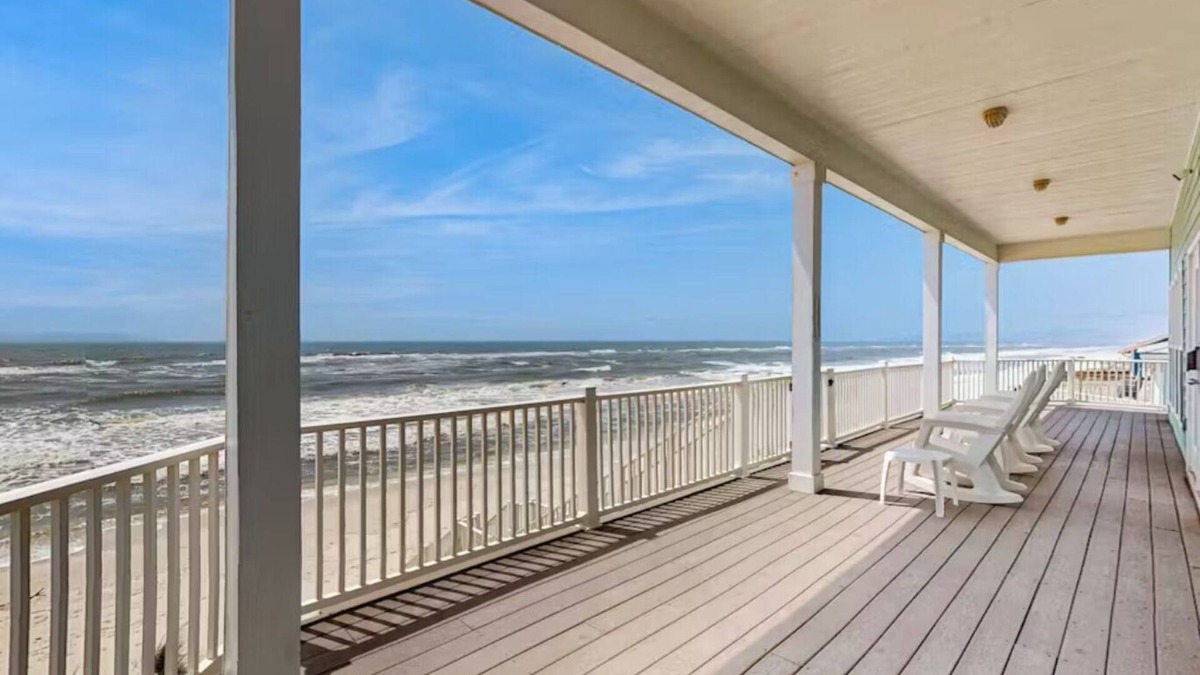 Surf Side Shores House | Spacious 5-bedroom, beach-front family home with wrap-around deck in Ft Morgan